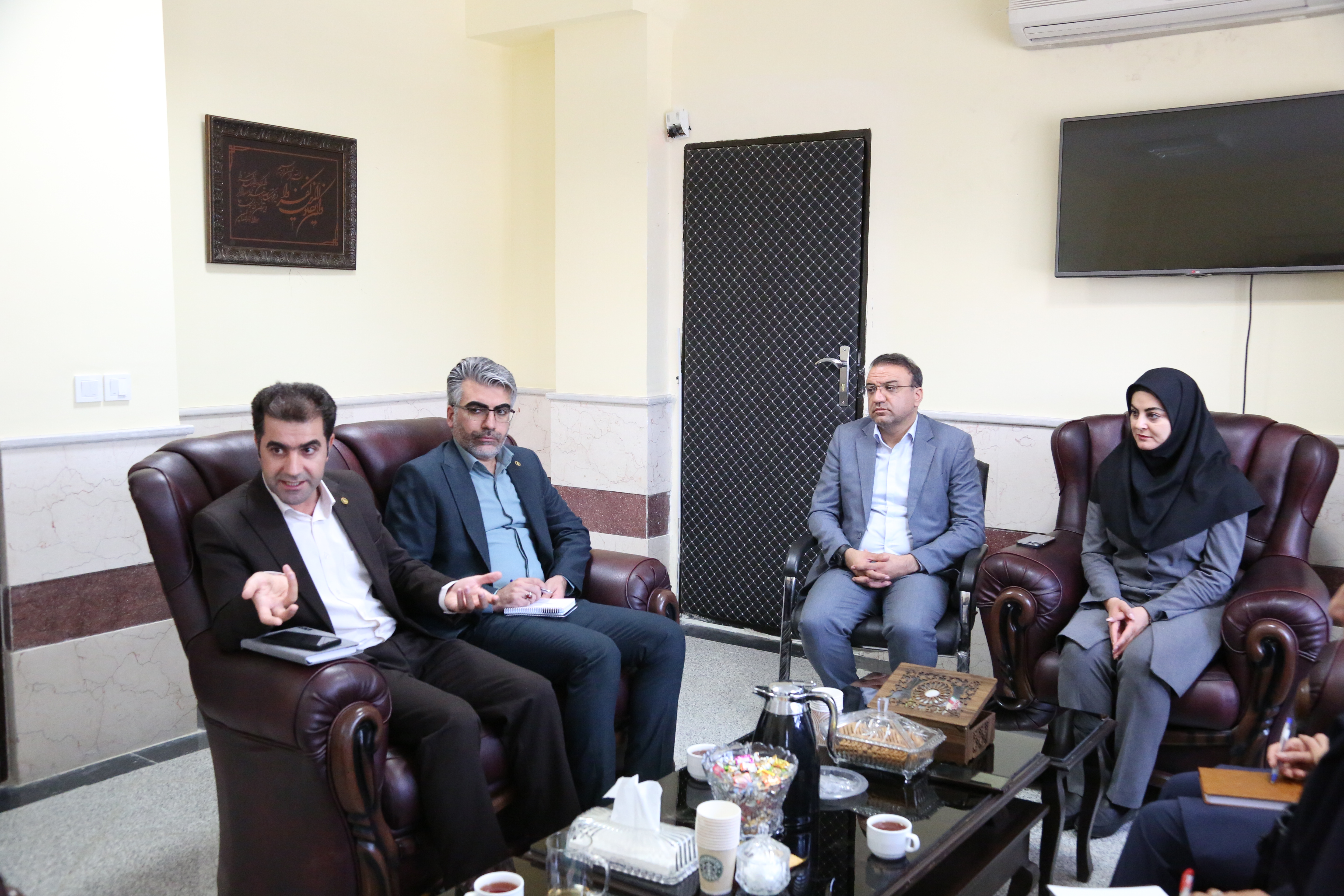 جلسه هم‌اندیشی  پارک علم و فناوری و بنیاد نخبگان استان ایلام 